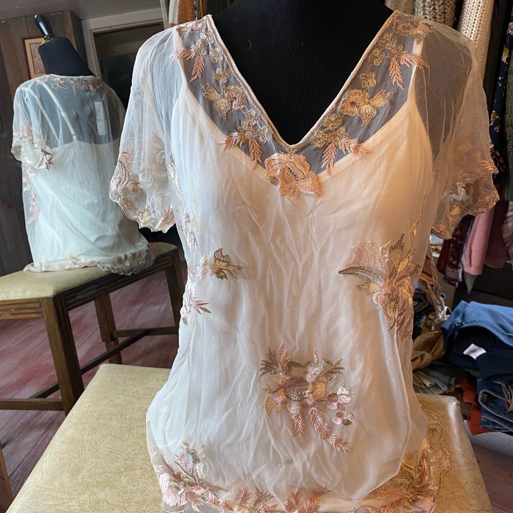 Romantic Feminine White House Black Market Summer Blouse